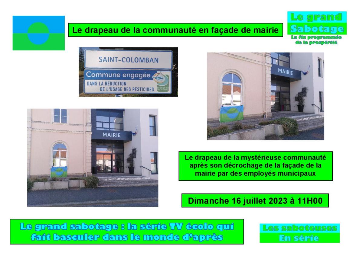 Un drapeau de la communauté a été érigé devant la mairie de Saint-Colomban en Loire-Atlantique